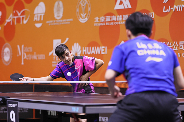 捷希源 林诗栋不敌15岁伊朗选手，国乒男队有惊无险晋级亚锦赛四强